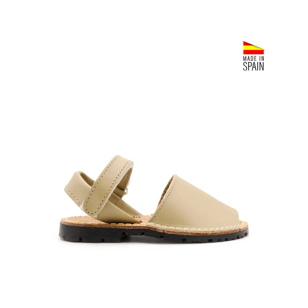 Avarca menorquina beige con velcro