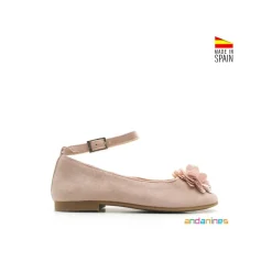 Bailarina ante rosa empolvado con pulsera