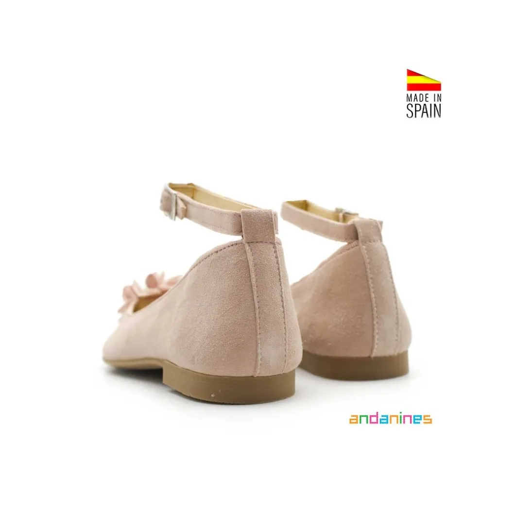 Bailarina ante rosa empolvado con pulsera