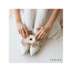 Bailarina beige con tachuelas