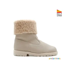 Bota beige con borreguito