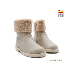 Bota beige con borreguito