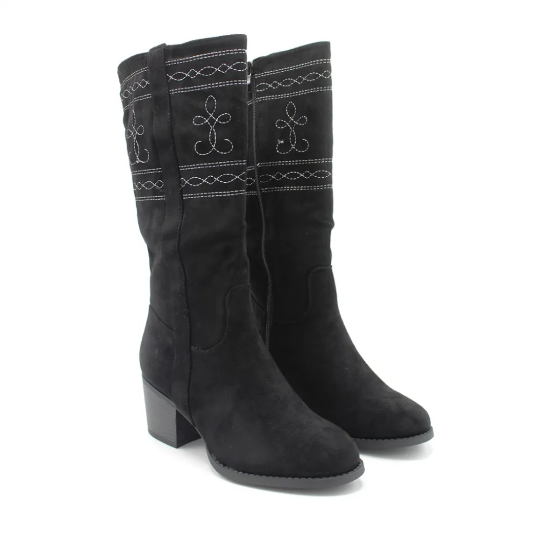 Bota campera con tacón negra
