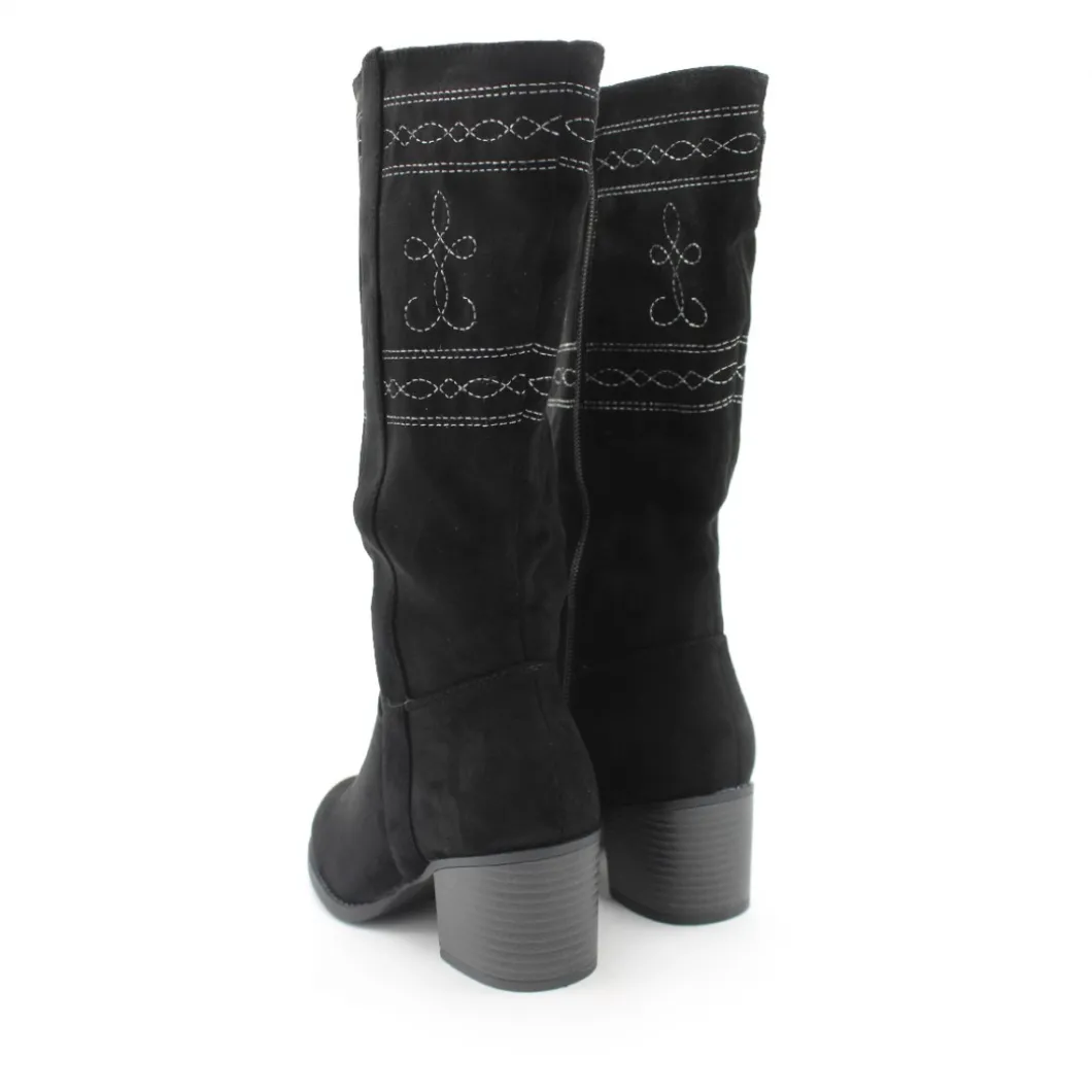 Bota campera con tacón negra