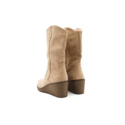Bota con cuña beige