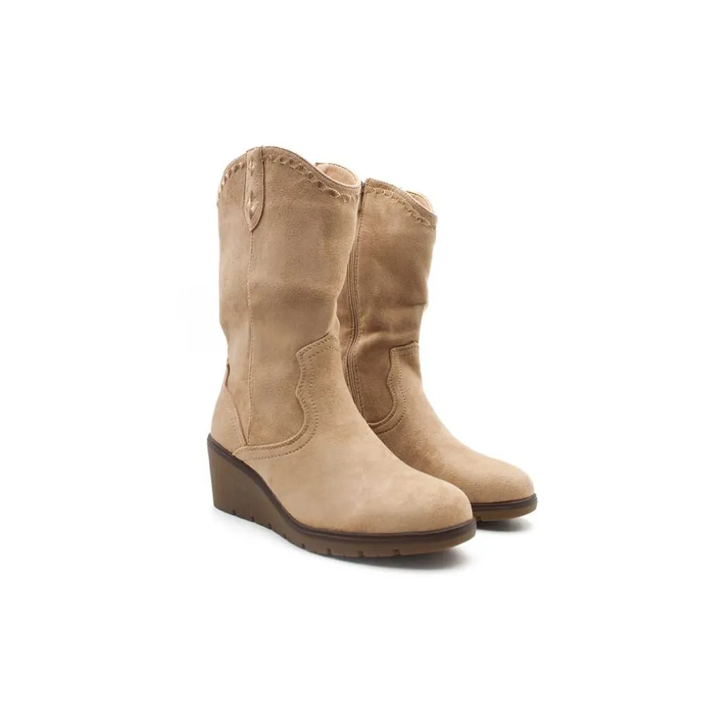 Bota con cuña beige