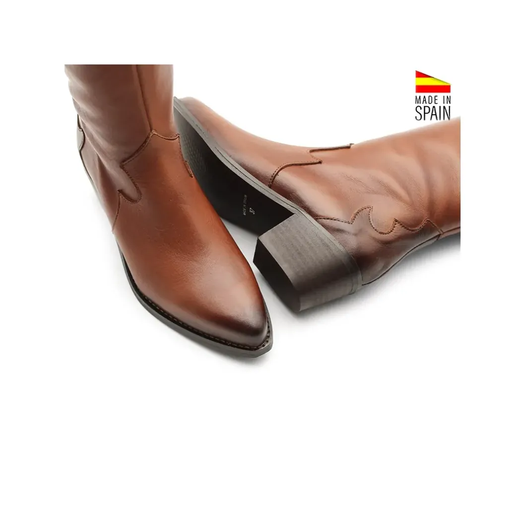 Bota cuero con tacón