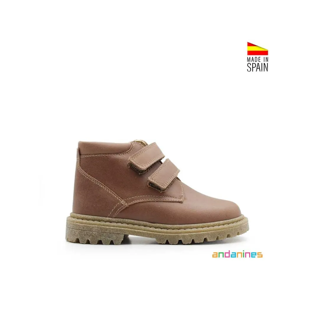 Bota marrón de veclros y piel