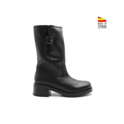 Bota media caña negra de piel