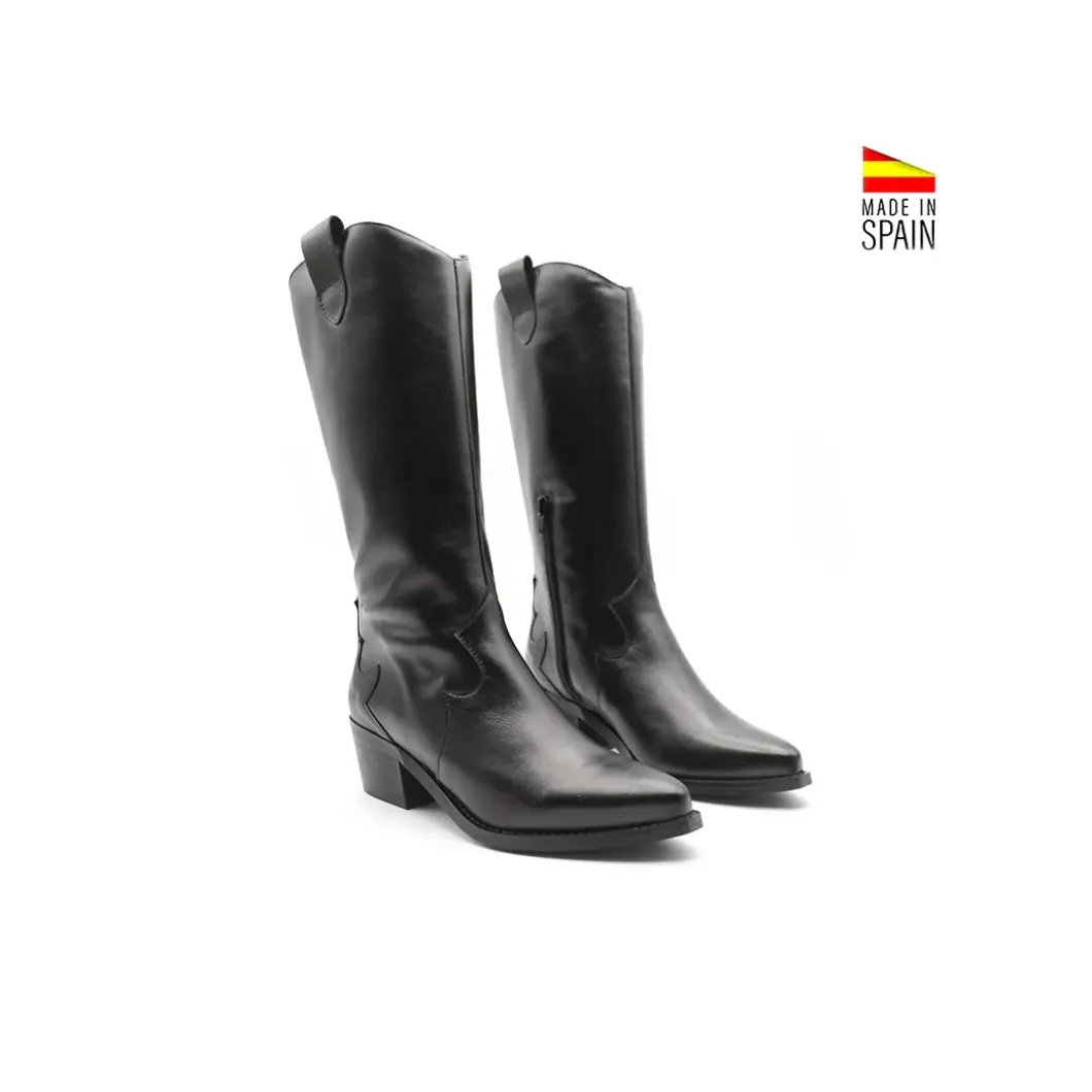 Bota negra con tacón