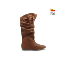 Bota plana talla grande arrugada cuero