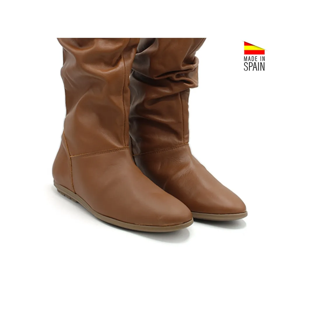 Bota plana talla grande arrugada cuero