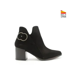 Botin tobillero negro con tacón