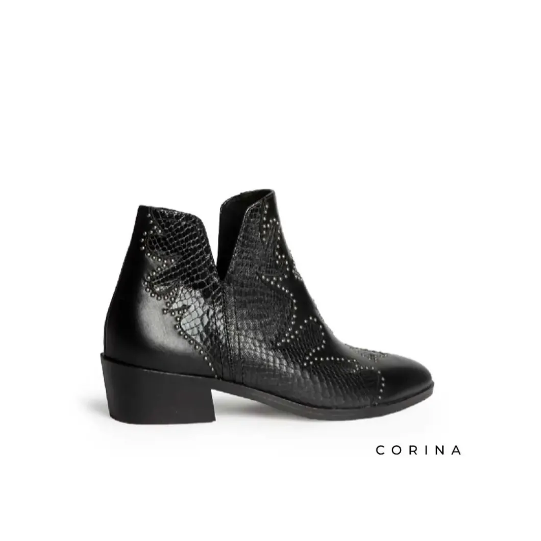 Botín bajo negro con tachas