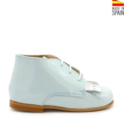 Botín charol azul lengüeta plata