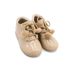 Botín charol camel nakia