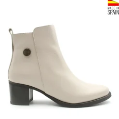 Botín de piel beige con tacón