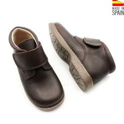 Botín de piel marrón con velcro