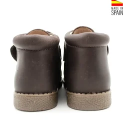 Botín de piel marrón con velcro
