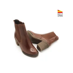 Botín tacón marrón estilo chelsea