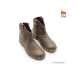 Botín taupe estilo campero