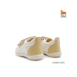 Calzado respetuoso beige mostaza