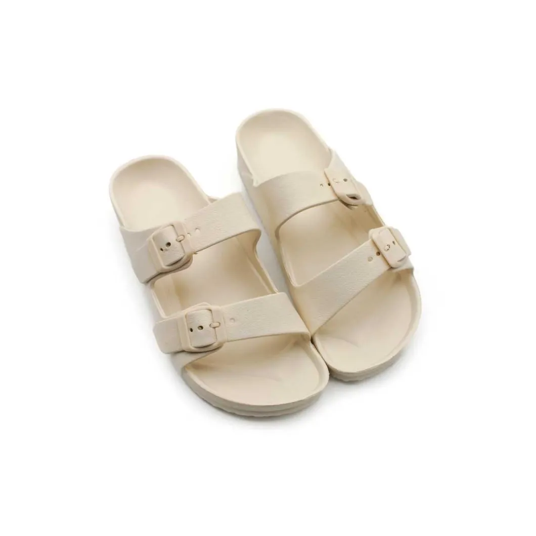 Chancla goma beige con hebillas