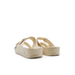 Chancla goma beige con hebillas