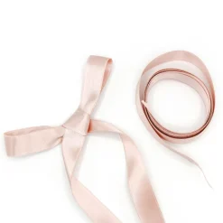 CINTA C rosa maquillaje