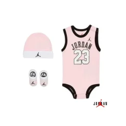 Conjunto rosa para bebé Jordan