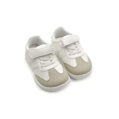 Deportiva respetuosa blanca infantil