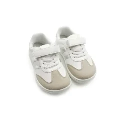 Deportiva respetuosa plata infantil