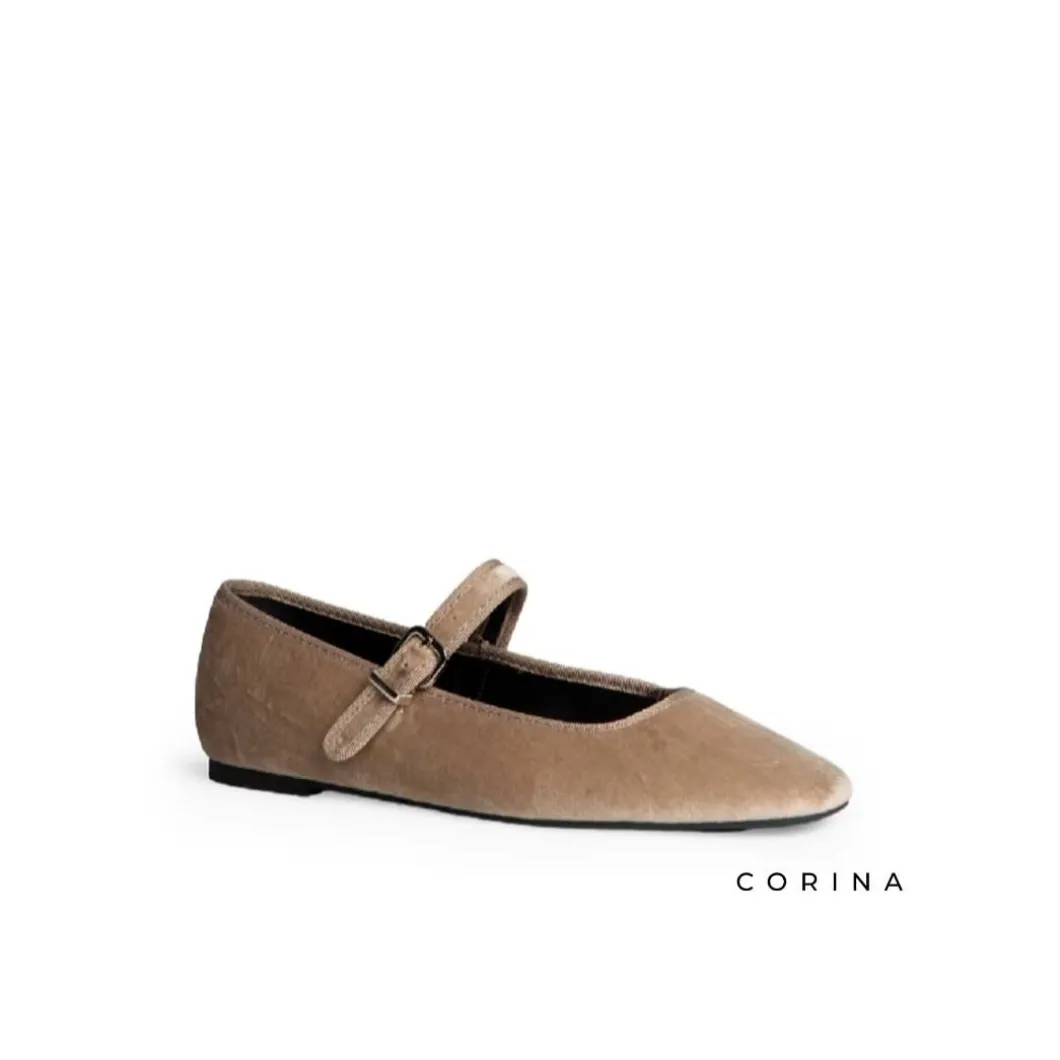 Mercedita beige terciopelo Corina