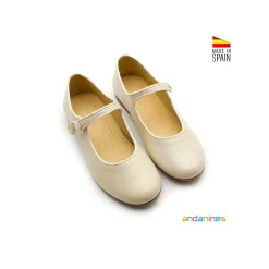 Mercedita botón charol beige
