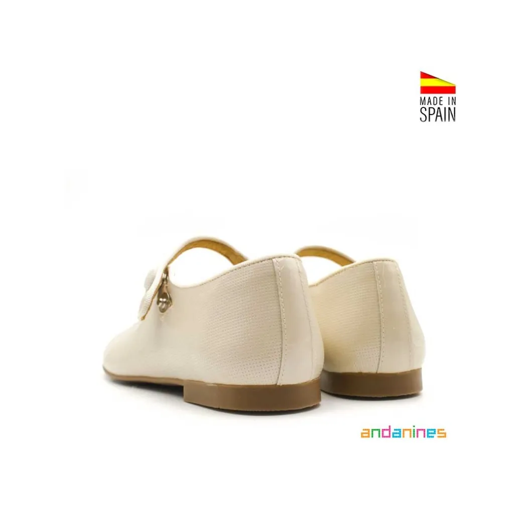 Mercedita botón charol beige
