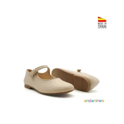 Mercedita botón de piel beige
