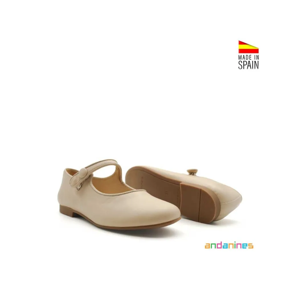 Mercedita botón de piel beige