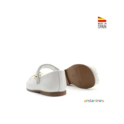 Mercedita charol blanca con lacito