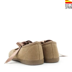 Mercedita lili camel