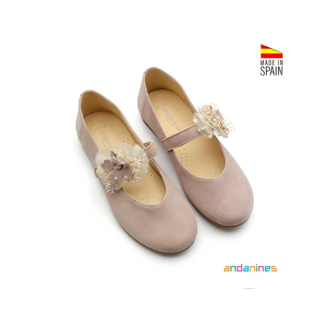 Mercedita nude ante flor