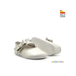 Mercedita perla charol primeros pasos