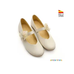 Mercedita piel beige con flor