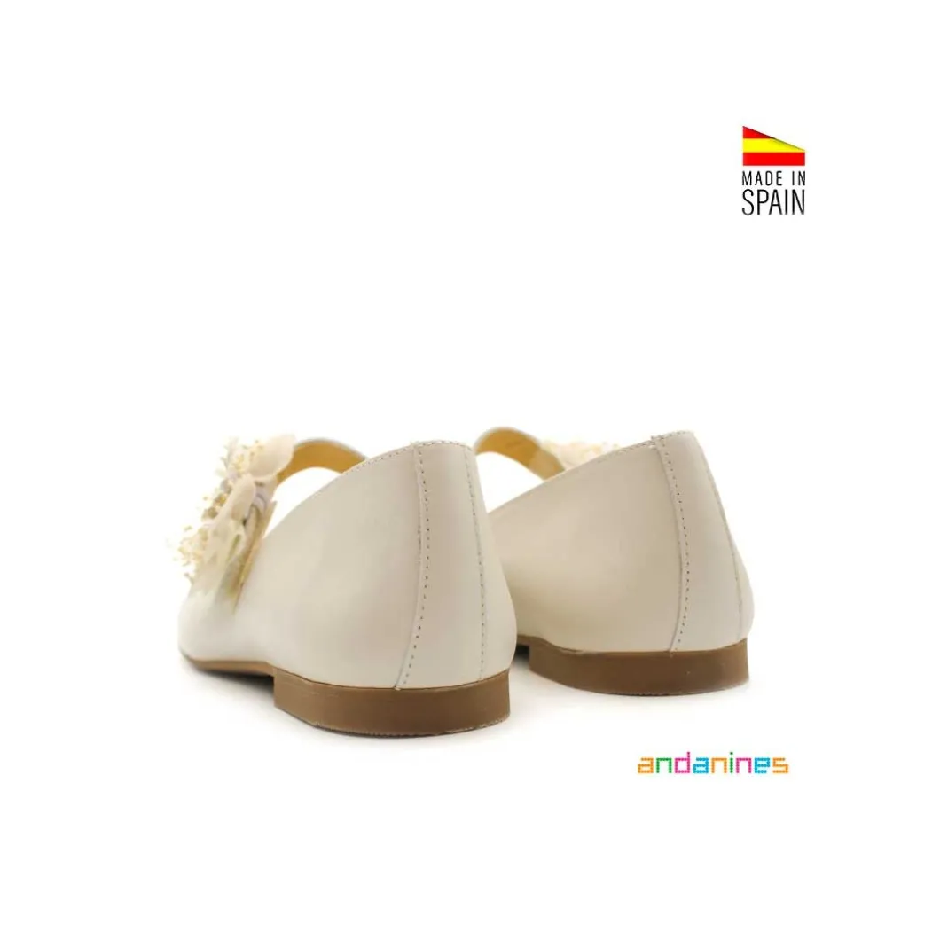 Mercedita piel beige con flor