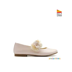 Mercedita piel rosa con flor