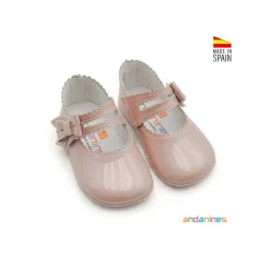 Mercedita rosa charol primeros pasos