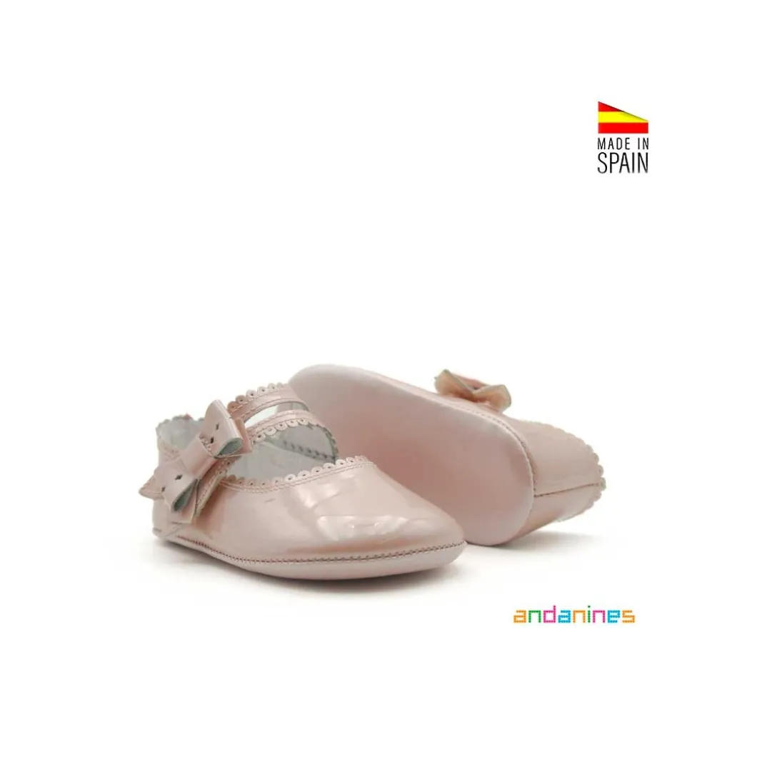 Mercedita rosa charol primeros pasos