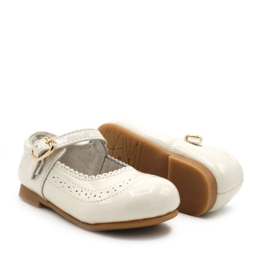 Merceditas charol nara beige