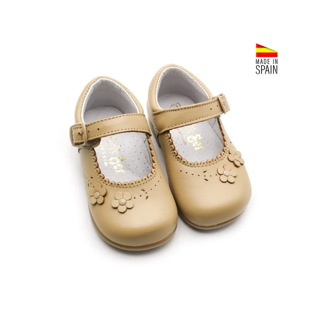 Merceditas Flori camel