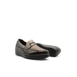 Mocasines con cuña marrón