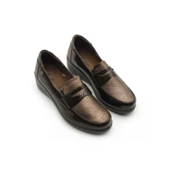 Mocasines con cuña marrón